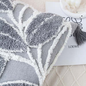 Cojín Decorativo de Algodón con Estampado de Hojas y Flores, 18''x18'', para Sala de Estar, con Relleno de 450g y Borlas - Product Image 1