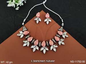 Ensemble de colliers de soirée en argent oxydé de Style fantaisie - Product Image 3