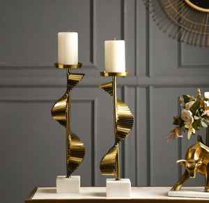 Mejor precio decorativo para el hogar diseño de lujo Metal Reno T soporte de luz latón acabado antiguo soporte de vela hecho a mano nuevo - Product Image 3