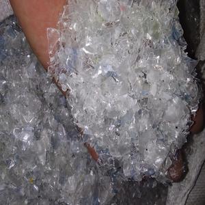 Déchets et flocons de bouteilles PET lavés à froid et à chaud pour profilés et fibres, matériau PP durable - Product Image 1