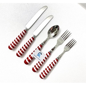 Ensemble de couverts créatifs faits à la main en résine pour table à manger maison hôtel restaurant utilisation argenterie vaisselle 5 pièces couverts en or - Product Image 2