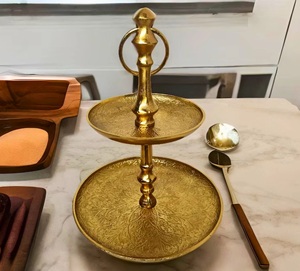 Soporte de aluminio de diseño simple con tapa de pastel de comida que proporciona el equilibrio perfecto de estilo de durabilidad y funcionalidad - Product Image 6