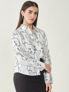 Camisa veraniega con estampado de cara de satén blanca hecha a medida con botones negros adecuada para revendedores de prendas y ropa de boutique - Product Image 4