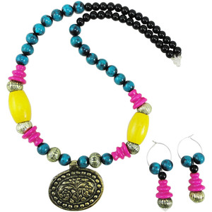 Collier artisanal en résine perlée, rouge, bleu, doré, design rond, élégant et tendance, bijou fantaisie pour femme, pièce maîtresse pour soirée - Product Image 2