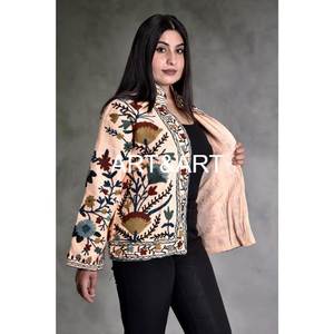 Chaqueta de TNT de tela de pato con bordado Suzani hecha a mano india, regalo de ropa de mujer para su Chaqueta corta étnica Suzani - Product Image 6