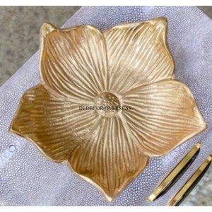 Intérieur plaqué or aspect royal et bol extérieur en métal robuste enduit de poudre de couleur noire avec des feuilles Designer d'Inde - Product Image 6