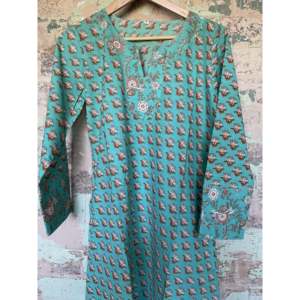 Vestido de Verano Oriental Jade 2 - Elegante Vestido Largo de Viscosa sin Tirantes con Cintura Imperio, Cremalleras, Drapeado, Diseño de Diamantes y Talla Grande XL - Product Image 1