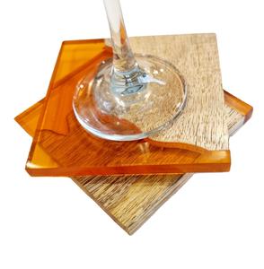 Dessous de verre ronds carrés faits à la main en résine époxy Tapis de boisson en bois de haute qualité Tampons personnalisables carrés en bois ambre sous-verre en résine - Product Image 1
