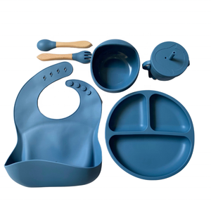 ชุดซิลิโคนสำหรับรับประทานอาหารสำหรับเด็กประกอบด้วยถ้วยและส้อมผ้ากันเปื้อนสีสันน่ารักพร้อมบริการ ODM/OEM 100% เกรดอาหาร - Product Image 3