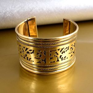Export Quality <b>Brass</b> Cuff with Flat Shape Polished Finish Modern & <b>Antique</b> Design for Holiday and Wedding Decor - Product Image 1