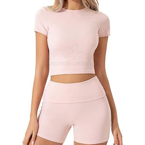 Short de gym avec logo personnalisé pour femmes, options de taille plus, chemise à motif solide en matériau durable de style le plus récent pour l'extérieur - Product Image 1