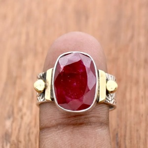Anillo de rubí 925 Anillo de regalo texturizado de dos tonos facetados de plata - Product Image 1