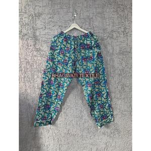 Completo pigiama estivo con stampa floreale in cotone 3 pezzi da donna - Product Image 3