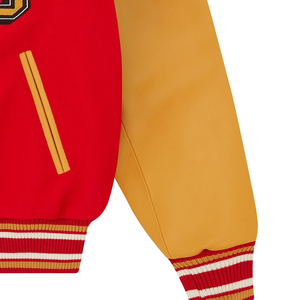 High Street Style Varsity Jacket para hombres Marrón con brazo rojo Stand Collar Invierno Alta calidad Letterman Style Servicio OEM - Product Image 4