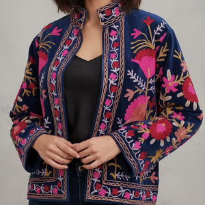 Chaqueta Corta de Invierno Bordada en Terciopelo Suzani, Abrigo Transpirable para Fiestas para Mujer - Product Image 2