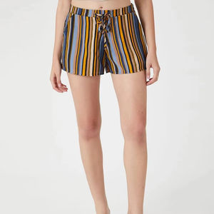 Short à rayures pour femmes de couleur et de taille personnalisées de style pour femmes Vente en gros Meilleur prix Short à rayures pour femmes à séchage rapide - Product Image 4