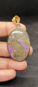 จี้ทองเหลืองทำมือ UDGEMS พลอยเพอร์เพอร์ไรต์ธรรมชาติทรงหลังเบี้ยสีม่วงและเขียว ขนาด 5-8 มม. แบบคละขนาด - Product Image 5