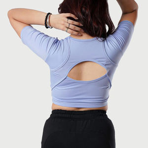 Top corto de algodón ajustado con logotipo gráfico recortado liso en blanco personalizado OEM, camisetas cortas para mujer, Tops cortos para mujer - Product Image 2