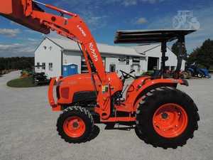 Tracteur agricole miniature 4x4 L4701 2022, 70 CV, moteur Massey, transmission 4x4, caractéristiques principales : pompe et boîte de vitesses - Product Image 3