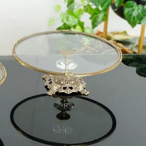 Base para Pastel Clásica con Tapa de Cristal y Acabado Dorado, Perfecta para Presentación de Postres, Eventos en el Hogar y Exhibición de Celebraciones, Procedente de la India - Product Image 1