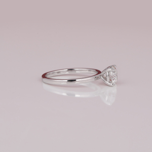 Anillo de Compromiso de Oro Sólido de 18 Quilates con Corte Redondo, Estilo Clásico de Lujo con Diamante de Corte Redondo Cultivado en Laboratorio, Anillo para Regalo de Cumpleaños - Product Image 5