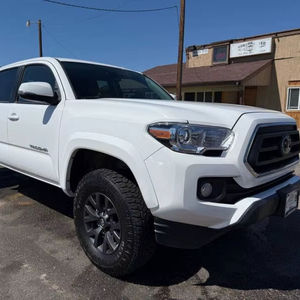 Usado 2023 T * oyota Tacoma - Product Image 1