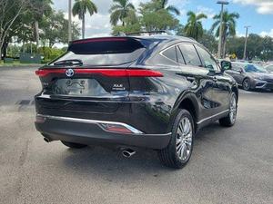 NOUVEAU 2025 TOYOTA VENZA XLE TOUTES ROUES MOTRICES 4X4 hybride, hybride premium essence/électrique V6 TURBO - TRANSMISSION AUTOMATIQUE - Product Image 5