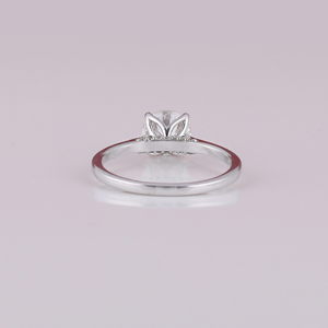Anillo de compromiso de corte redondo de plata esterlina Anillo de cumpleaños certificado IGI de diamante de corte pequeño cultivado en laboratorio de estilo clásico de lujo - Product Image 4