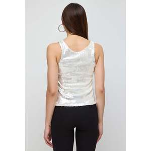 Blusa Casual con Lentejuelas, Tirantes Gruesos, Logotipo Frontal, 100% Poliéster, Mangas Tipo Cap - Product Image 5