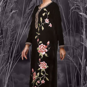Robe longue et magnifique avec pantalon sur tissu de soie embellissant les perles de verre cristal, DABKA pour le travail de fête @ 2022 - Product Image 1
