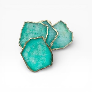 Elegantes Posavasos de Ágata Verde Turquesa Vibrante con Bordes Dorados para Hogares Modernos de Lujo - Product Image 1