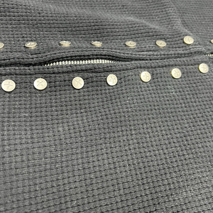 Sweat à capuche gaufré thermique vintage personnalisé pour hommes sweat à capuche zippé en coton 100% lavé à l'acide avec clous en métal Streetwear - Product Image 4