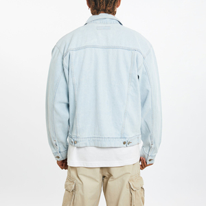 Veste en jean bleu clair délavé pour homme, classique, décontractée, écologique, coupe-vent, 100% coton, logo personnalisé disponible, coupe confortable pour tous - Product Image 2