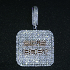 จี้เพชรโมอิสซาไนต์ทรงสี่เหลี่ยมแบบพรีเมียม ประดับเพชร VVS เงินแท้ 925 เครื่องประดับสุดหรู - Product Image 4