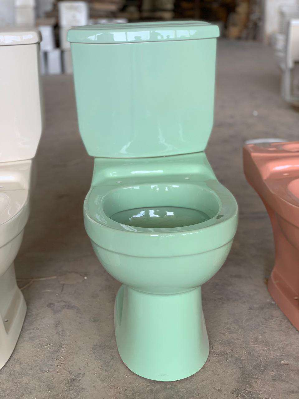 สีเขียวอ่อน