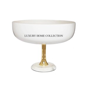 Bols en marbre uniques avec des tons naturels base en métal parfait pour organiser des bijoux de clés ou de petits bibelots sur les commodes de chambre - Product Image 3