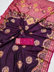 Sari indien en soie Paithani Royal & Rich pour femmes, avec un corps lisse et une belle bordure de pallu multicolore - Product Image 2