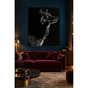 Profil de loup Fida avec fourrure argentée sur fond noir, impression sur toile - Product Image 5