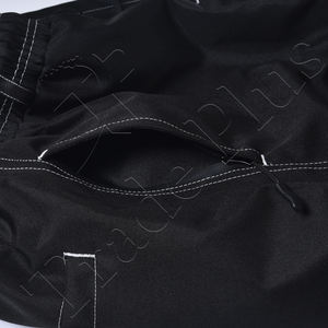 Pantalon de ski classique noir imperméable, isolé, avec taille ajustable, fermetures éclair de ventilation et poignets élastiques, coupe ample - Product Image 4