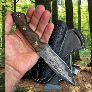 Couteau de chasse artisanal en acier Damas avec manche en bois de noyer, couteau d'extérieur et de camping personnalisé, avec étui, ODM - Product Image 4