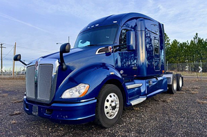 Camión Semirremolque Kenworth T680 Sleeper 2022 Usado, Techo Elevado de 76 Pulgadas, Motor Cummins de 450 HP, Transmisión Automática Endurant de 12 Velocidades, Bajo Kilometraje - Product Image 3