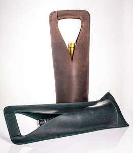 Caddy à vin en cuir Monogrammé Wine Sleeve Accessoires Cadeaux de pendaison de crémaillère Porte-vin rouge LEB-0024C - Product Image 1