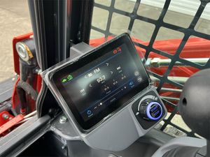 Cargadora de orugas compacta Kubota SVL97-2 de 5 toneladas, de gran demanda, máquina utilitaria de dirección deslizante de servicio pesado - Product Image 4