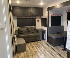 Occasion - 2022 - High-Land-Ridge-Open-Range-Lite-242-R-L-RV-Camper disponible - Product Image 3