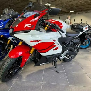 Meilleure offre : Moto sportive neuve YZF-R3 à vendre avec garantie, livraison immédiate disponible - Product Image 3