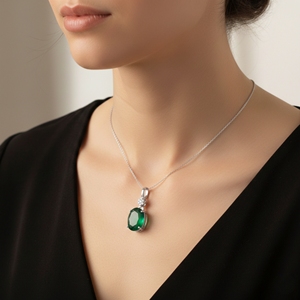 Forme ovale en onyx vert avec pendentif en argent plaqué argent pour le mois de naissance de mai - Product Image 4
