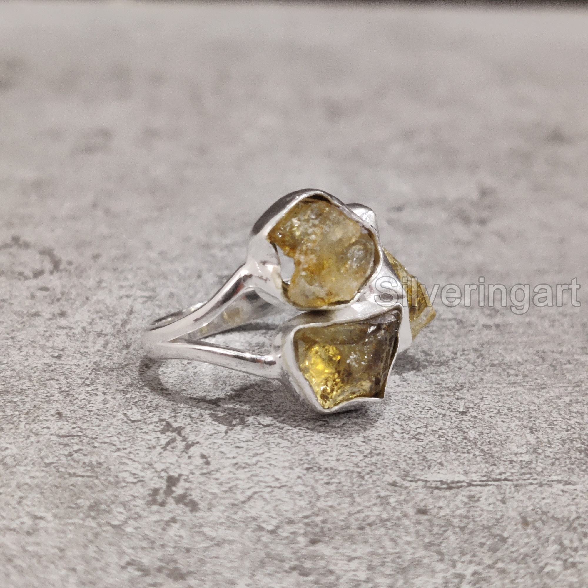 สีเหลือง