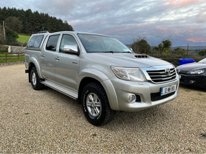 Toyota Hilux 3.0 D-4D Thủ Công Xe Bán Tải Bất Khả Chiến Bại Đôi Cab 4WD 4dr Diesel Quãng Đường Tốt Với Giá Tốt - Product Image 2