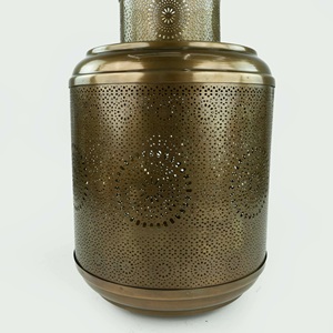 Ensemble de 3 lanternes vintage suspendues, porte-bougie antique en forme de lanterne, décoration de Noël - Product Image 4