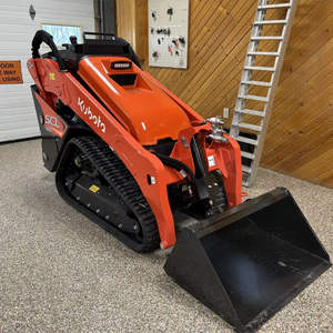 Mini-chargeuse sur chenilles Kubota SCL1000 diesel 2024, moteur, pompe hydraulique, boîte de vitesses, haute efficacité, excellent rapport qualité-prix - Product Image 1